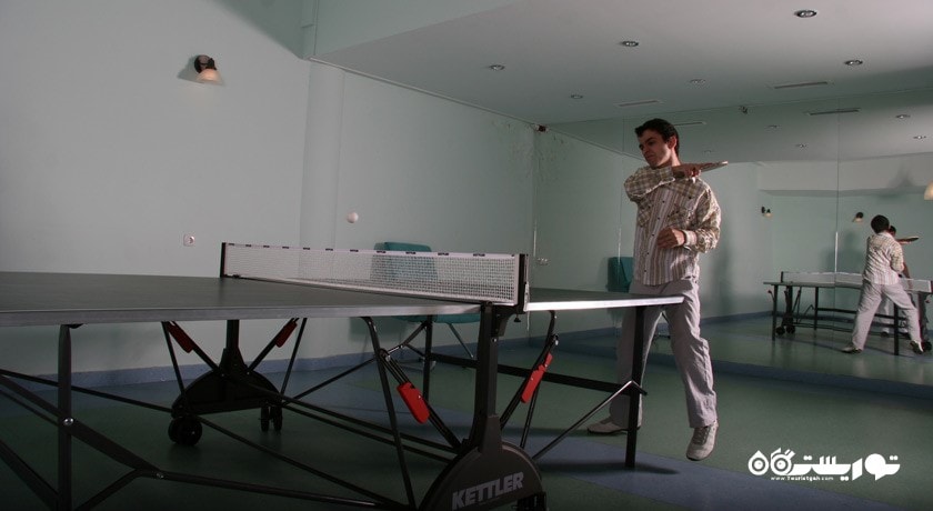 میز تنیس در هتل لاتار