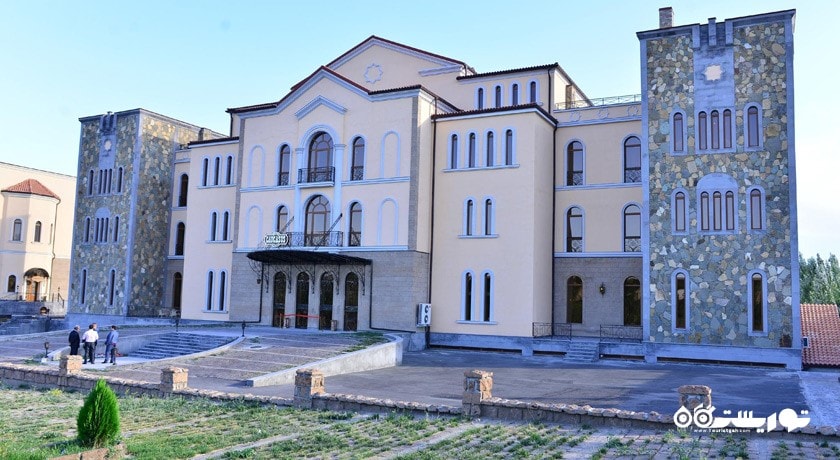 نمای کلی هتل قفقاز ایروان