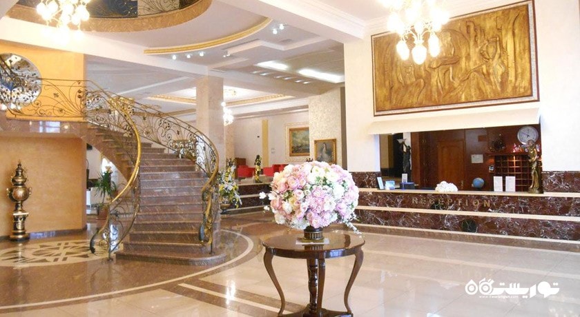 نمای لابی هتل ارمنین رویال پالاس