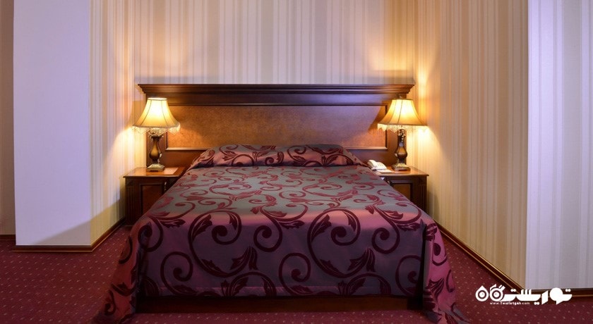 نمای تخت بزرگ اتاق دلوکس
