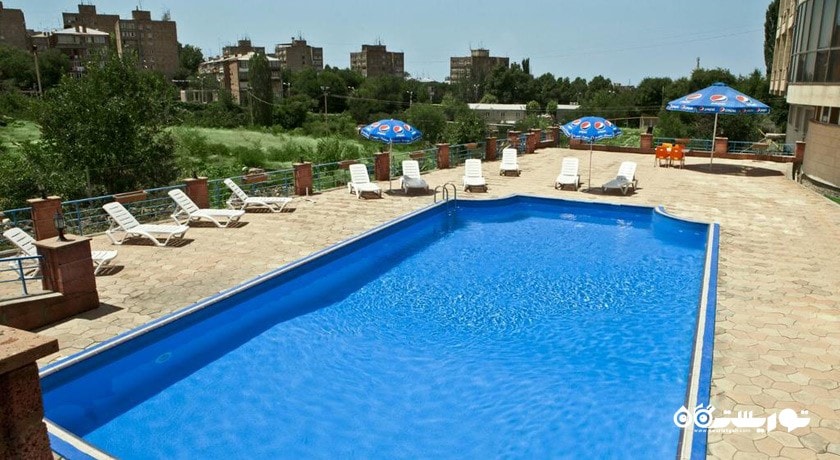 استخر روباز هتل نورک رزیدنس