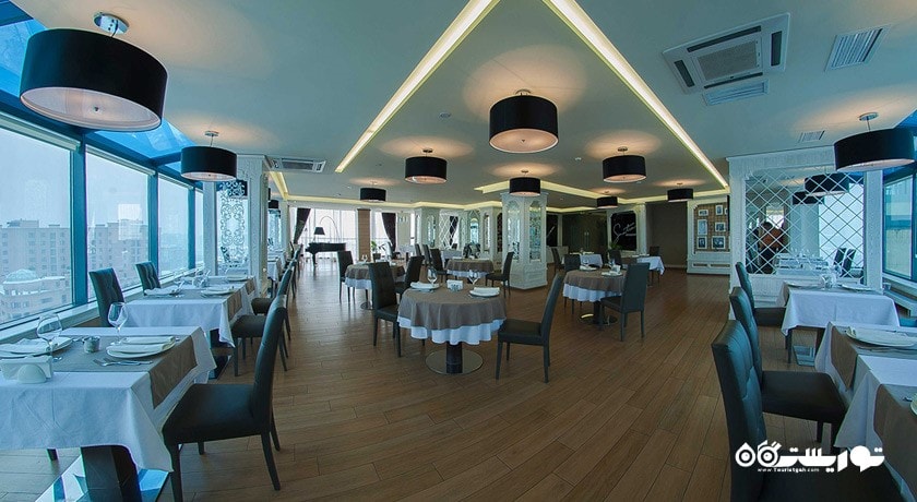 نمای رستوران بین المللی سیناترا