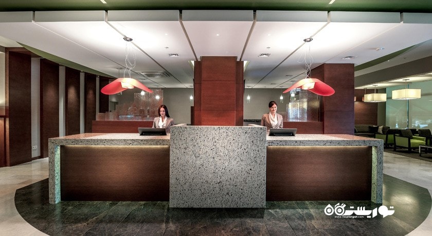 میز پذیرش هتل حیات پلس ایروان