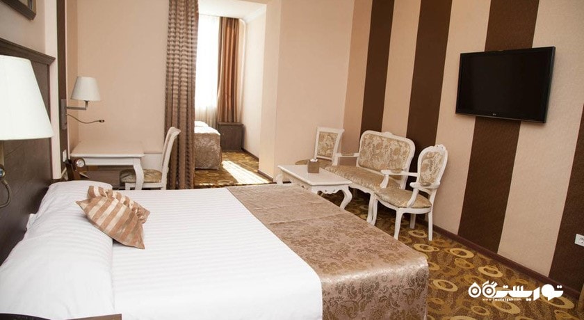 نمای تخت بزرگ سوئیت جونیور