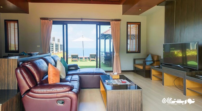 محوطه نشیمن ویلا گرند پول