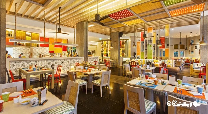 کافه سی بیریز هتل هالیدی این ریزورت