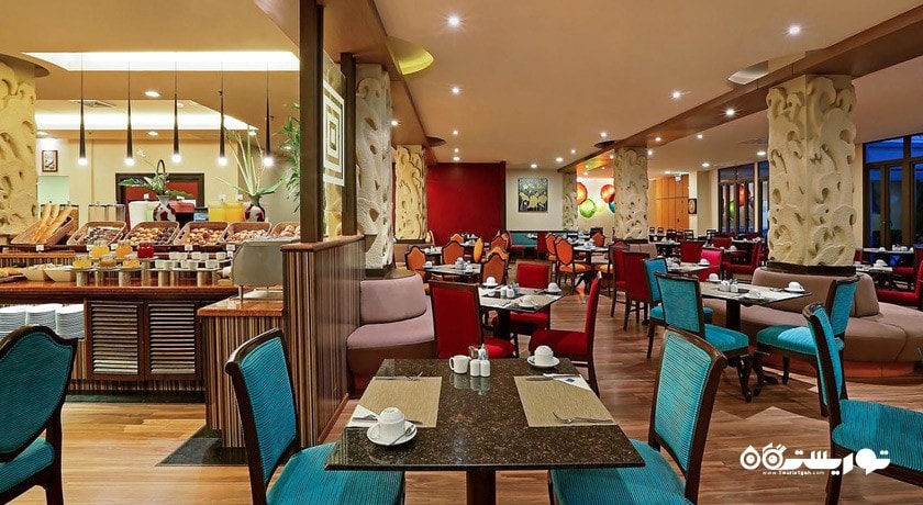 رستوران اسکوئر هتل نووتل وینتیج پارک