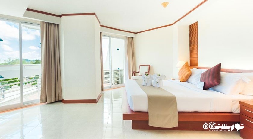 نمای تخت بزرگ سوئیت دوخوابه