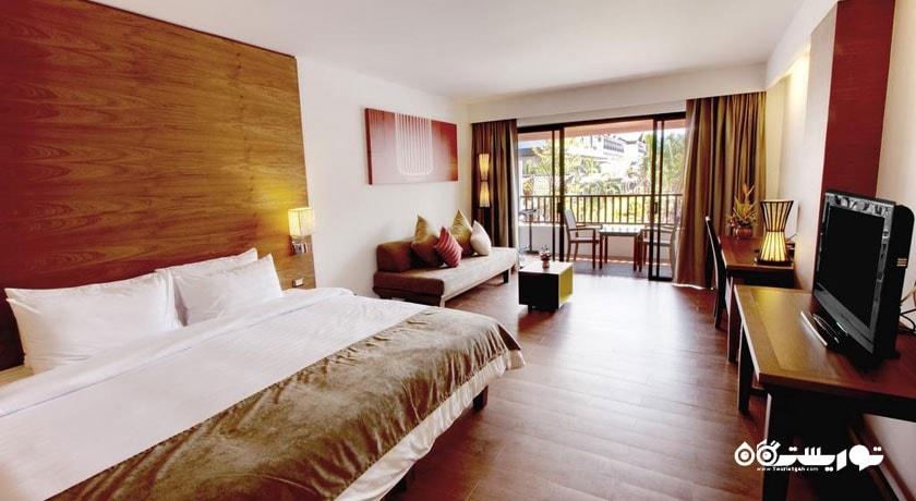 نمای تخت بزرگ اتاق گرند دلوکس