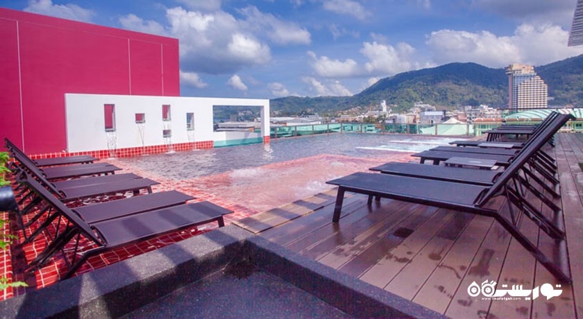 استخر روباز هتل اسلیپ ویت می