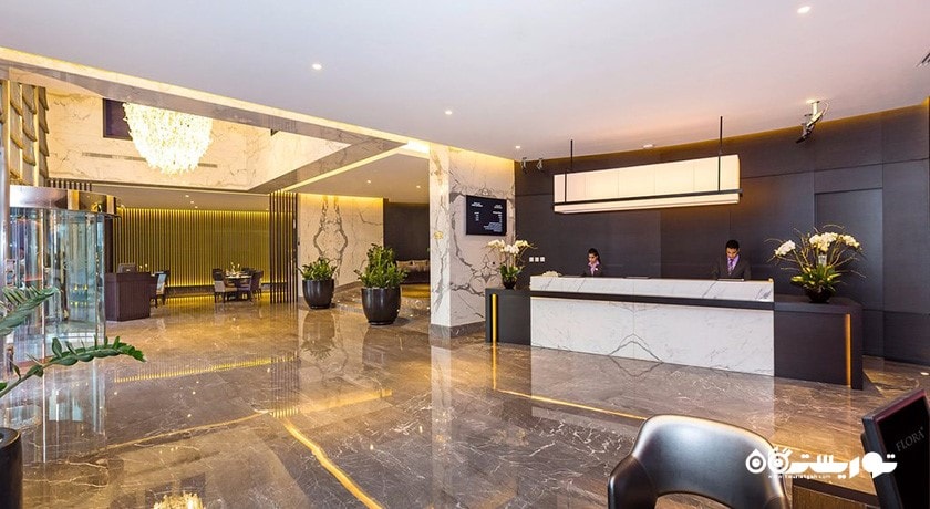 میز پذیرش هتل آپارتمان دلوکس فلورا پارک