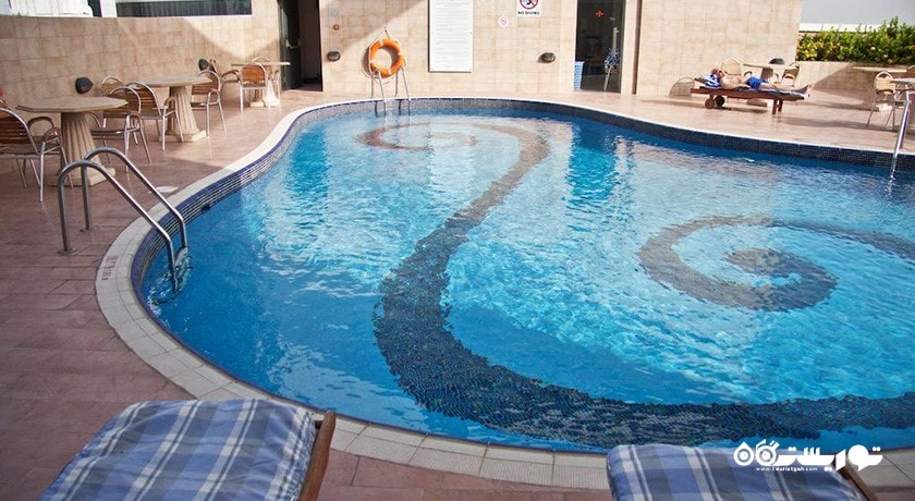 استخر روباز هتل رامی رز