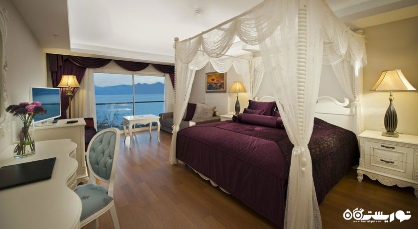 تخت بزرگ اتاق سوپریور دلوکس