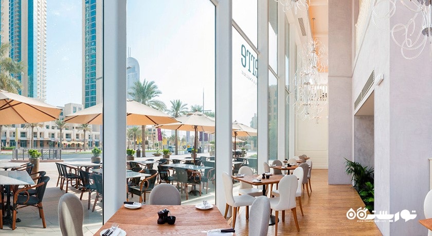 نمایی از لا سره بیسترو اند بولانجریه