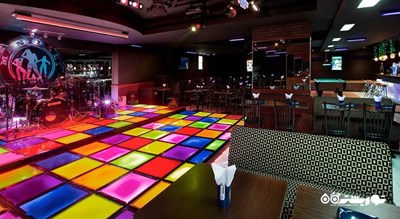 مانیلا توئنی وان نایت کلاب اند بار