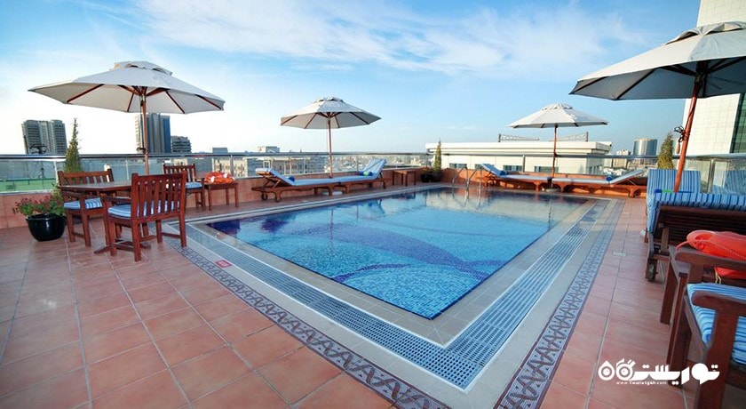 استخر روباز هتل راویز سنتر پوینت