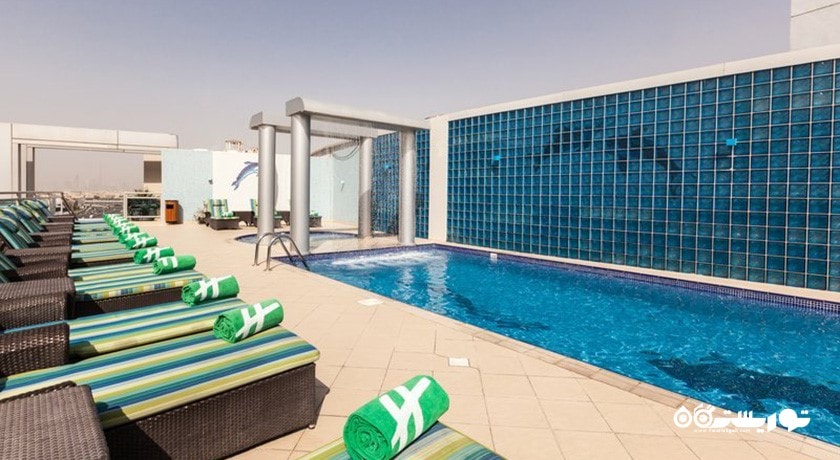 استخر روباز هتل هالیدی این البرشا