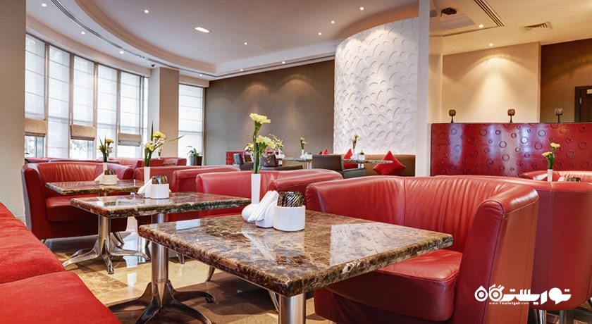 محوطه نشیمن ام ان کافه