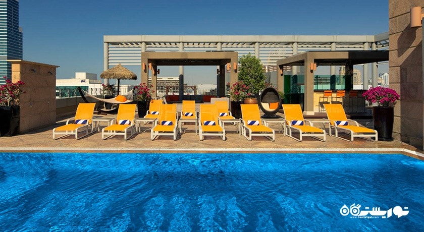 استخر روباز هتل رادیسون بلو، دبی مدیا سیتی