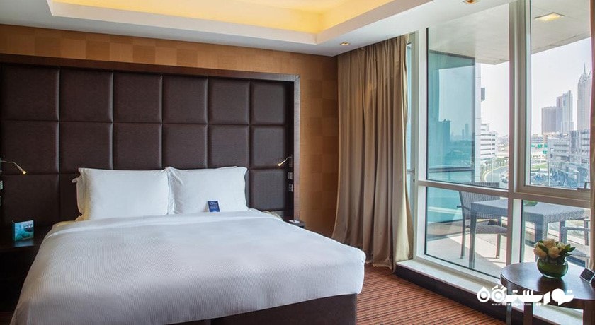 نمای تخت بزرگ اتاق اگزکیوتیو