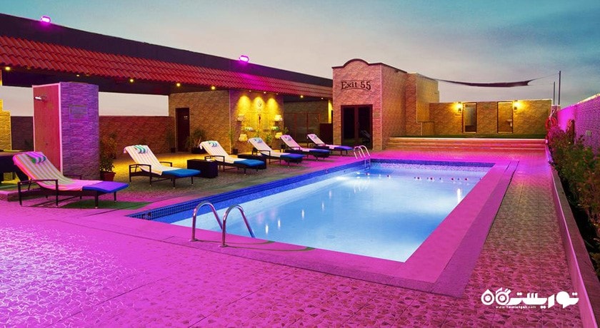 استخر روباز هتل هالیدی این دان تان دبی