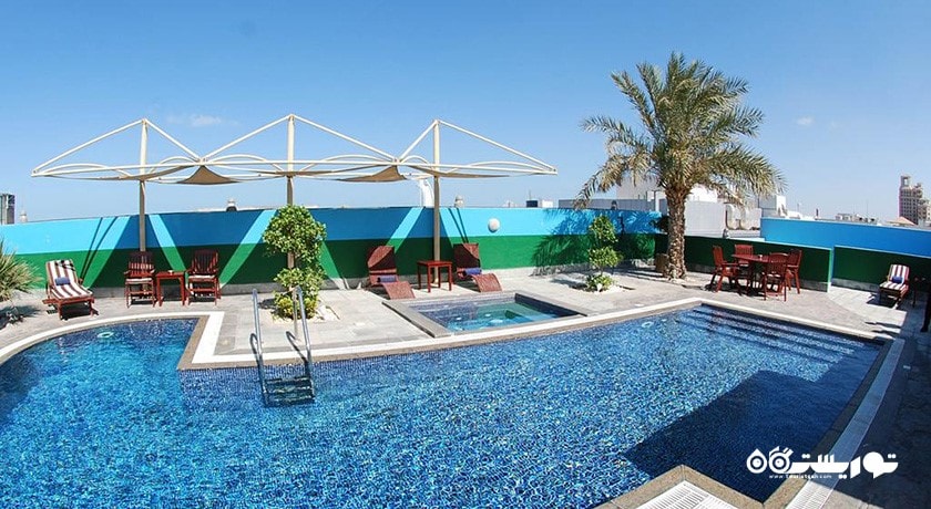 استخر روباز هتل آپارتمان دوناتلو