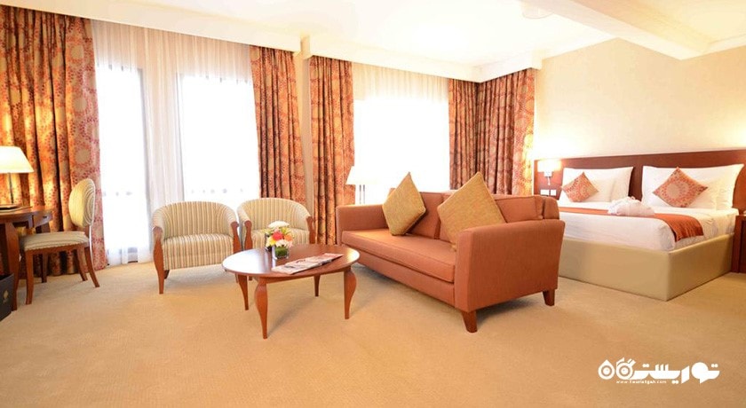 نمای تخت بزرگ اتاق اگزکیوتیو