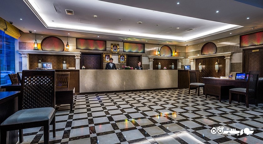 میز پذیرش هتل فرست سنترال سوئیتز