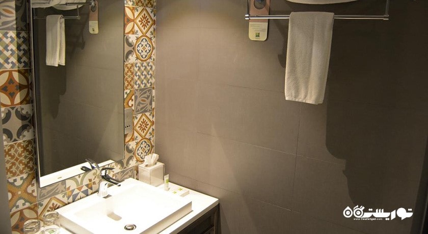 حمام و سرویس بهداشتی اتاق ها