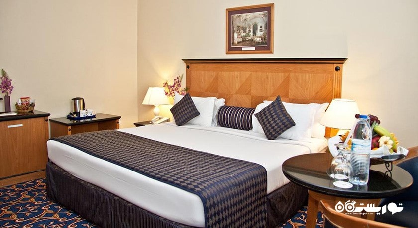 نمای تخت بزرگ اتاق دلوکس