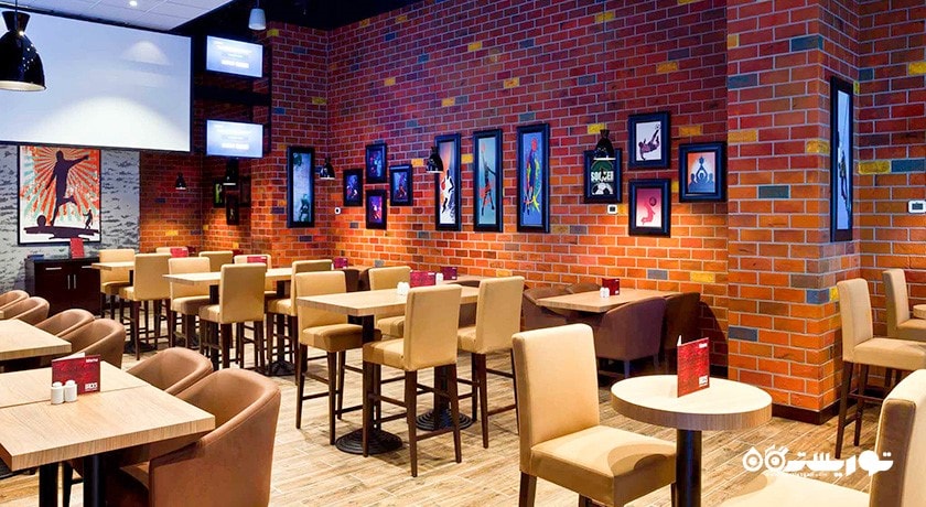 نمایی از بریکز اسپورتز بار