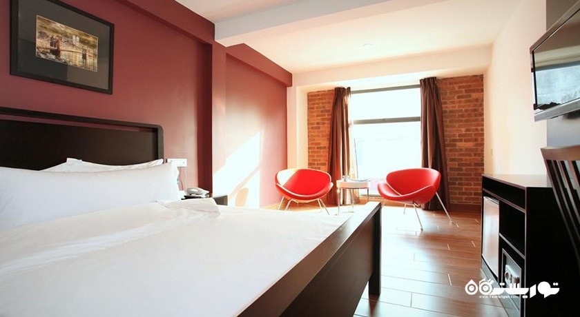 نمای تخت بزرگ اتاق پرمیر