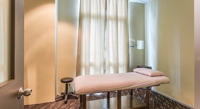 تخت ماساژ مرکز سلامتی و اسپا