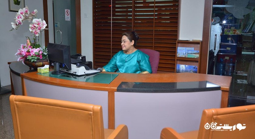 میز پذیرش هتل میپل سوئیت