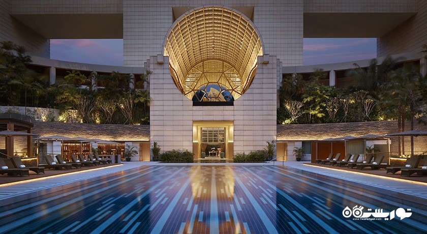 استخر روباز هتل ریتز کارلتون میلنیا