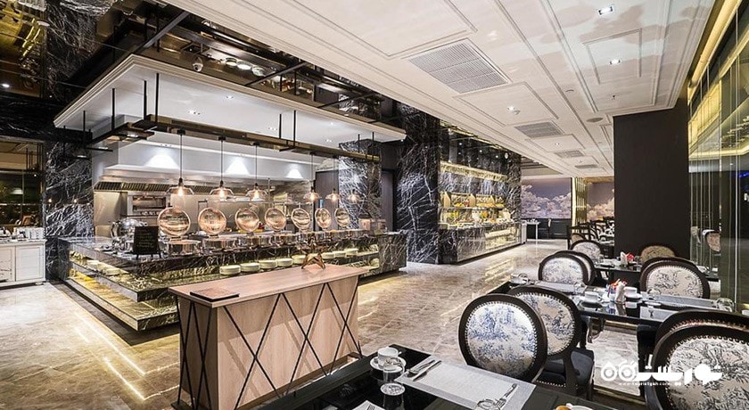 رستوران اکتبر اسکای هتل مرا مر