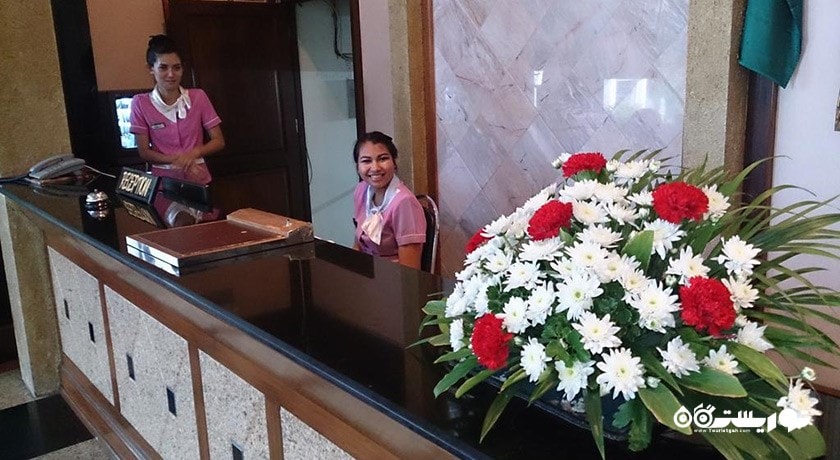 میز پذیرش هتل کاملوت پاتایا