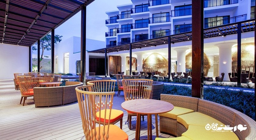 محوطه فضای باز میکس بیسترو