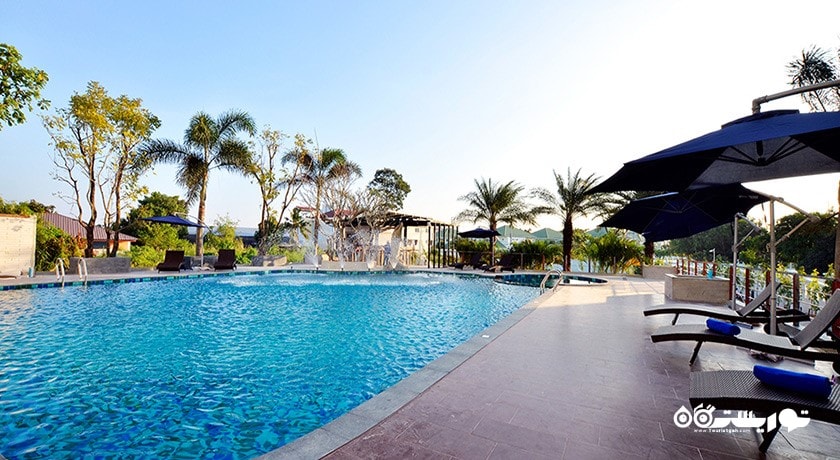 استخر روباز هتل لاکانا پول ساید ریزورت