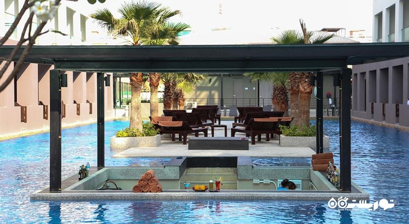 پول بار هتل ورابوری د ریتز اند اسپا