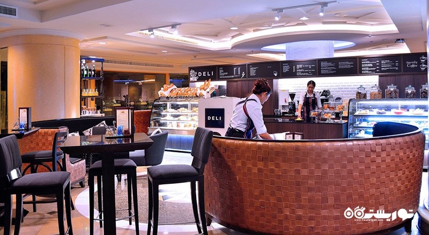 نمایی از کافه و شیرینی فروشی دلی