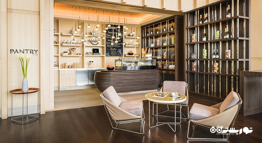 نمای رستوران پنتری ات اوانی