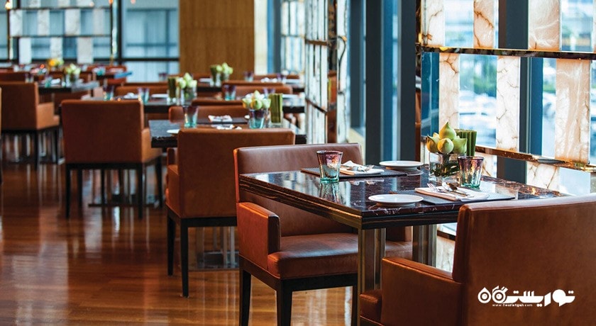 نمای رستوران بین المللی فلیورز