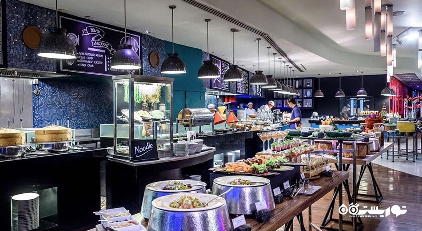 نمایی از رستوران بین المللی اتلیر
