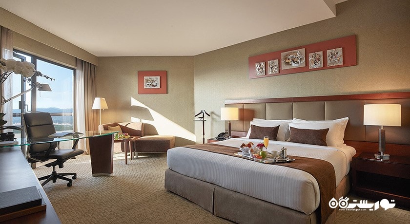 نمای تخت بزرگ اتاق پرمیر