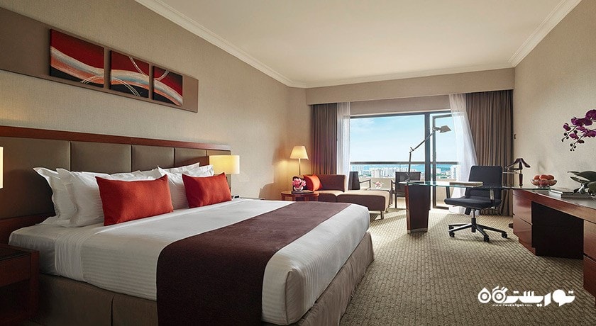 نمای تخت بزرگ اتاق پرمیر دلوکس