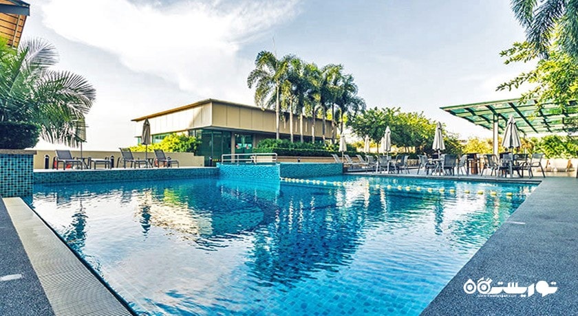 استخر روباز هتل لایت پنانگ
