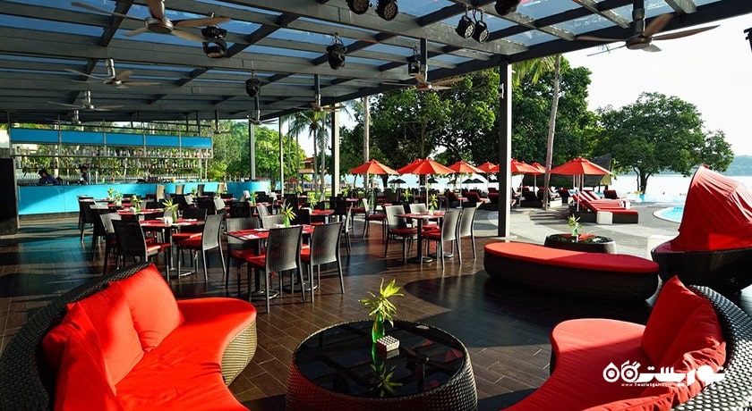 رستوران و پول کلاب لا ویلا