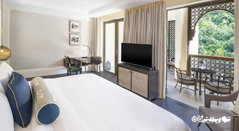 نمای تخت بزرگ اتاق پرمیر رین فرست