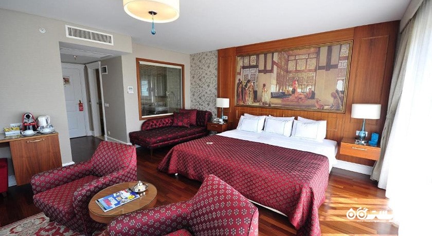 نمای تخت بزرگ اتاق دلوکس